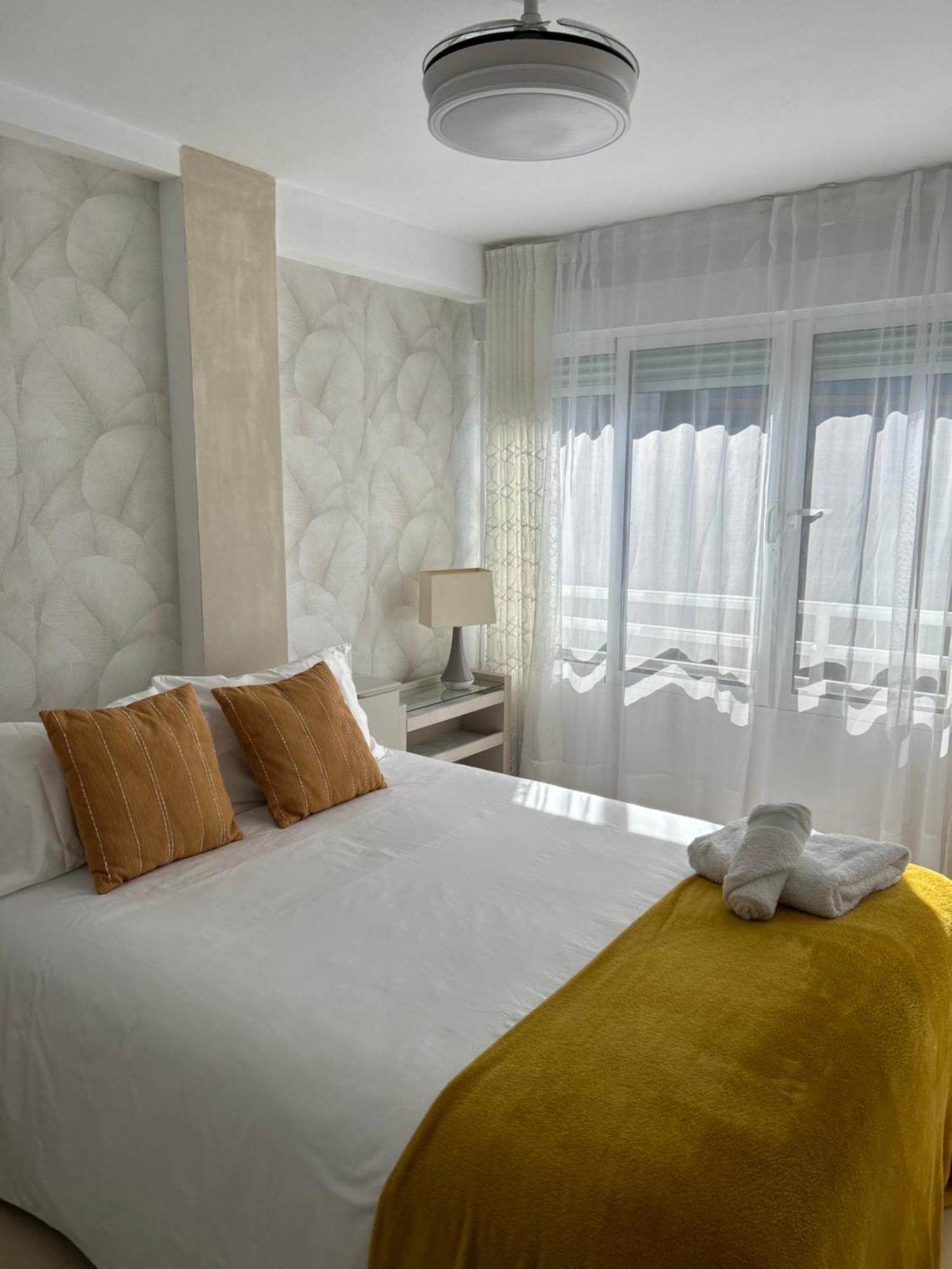 Atico Con Enorme Terraza Y Chill Out Particular * Benidorm