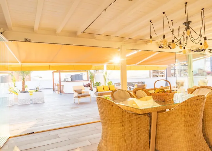 Atico Con Enorme Terraza Y Chill Out Particular