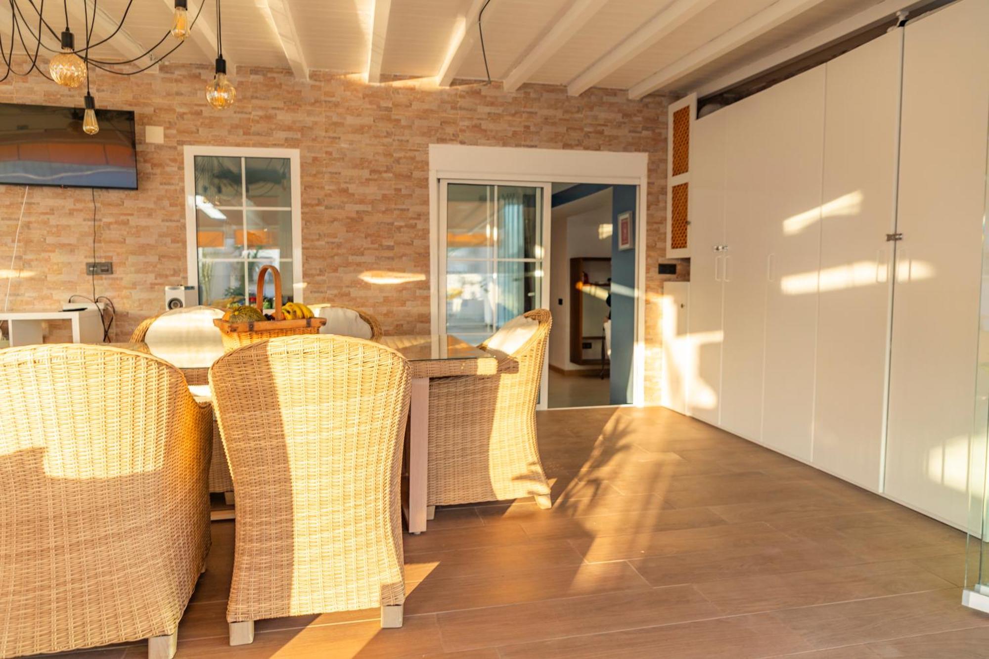Atico Con Enorme Terraza Y Chill Out Particular Apartament *