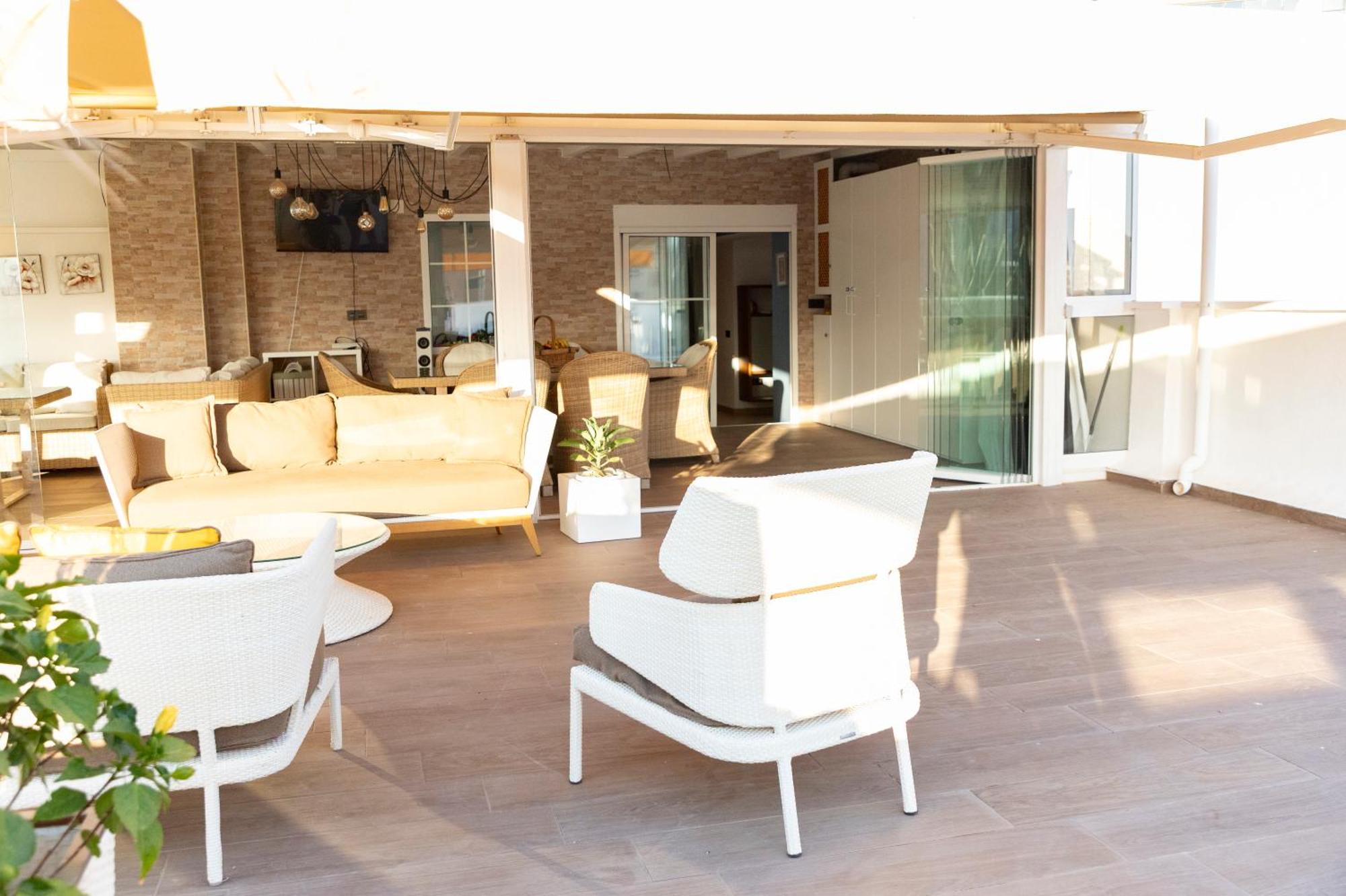 Atico Con Enorme Terraza Y Chill Out Particular Benidorm
